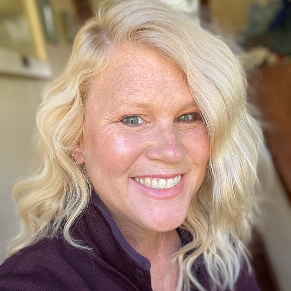 Meet your Posher, Angela - Picture 2 of 2